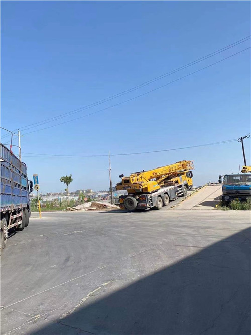 绥化市25吨吊车的租赁价格大概是多少？