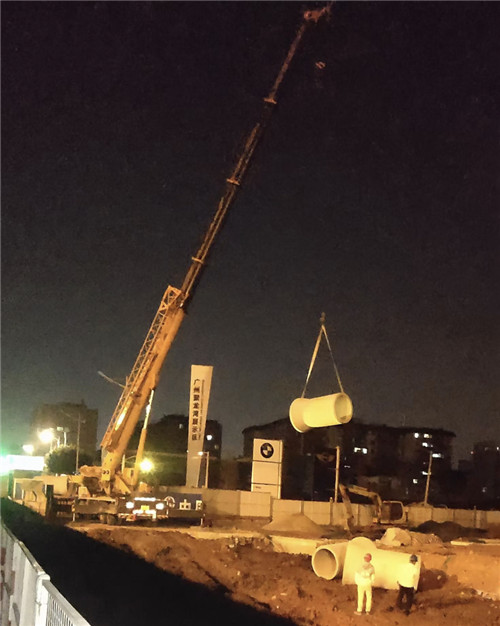 绥化市“弯臂矫正”—— 吊车的 “形变补偿” 技术