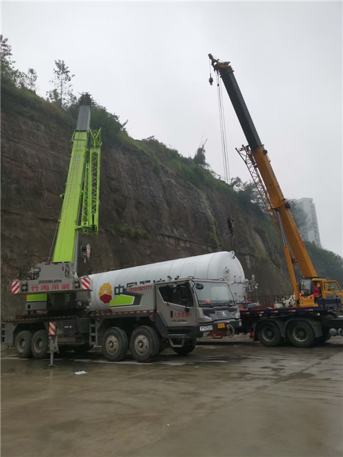 绥化市“不怕风雨冻”—— 吊车的 “恶劣环境适应” 技术